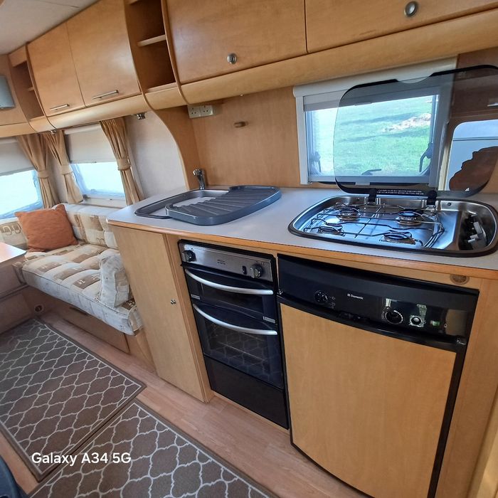 Vând rulota  bailey pangeant