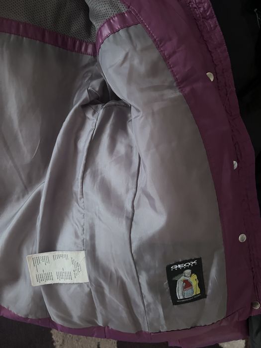 Продам куртки на девочку