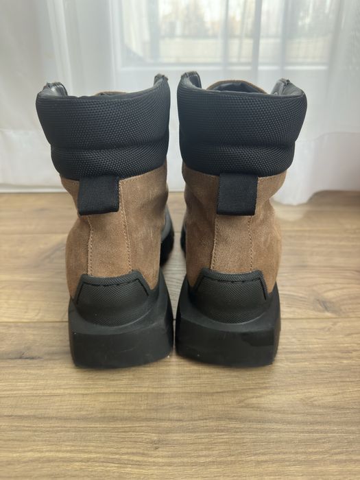 Мъжки боти на Hugo