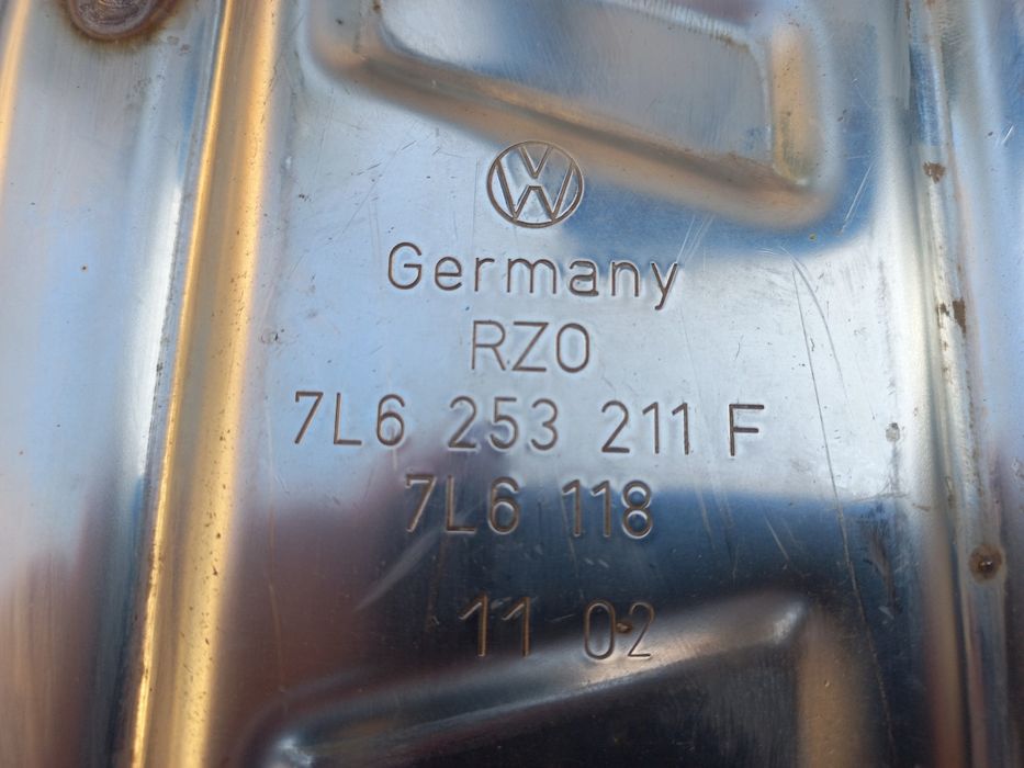 Оригинално средно гърне от VW Touareg 5.0 V10, 4.2 V8