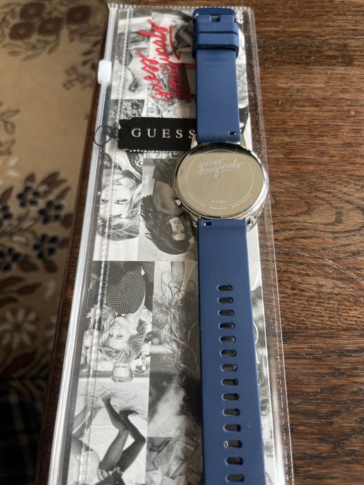 Стилен Часовник Guess