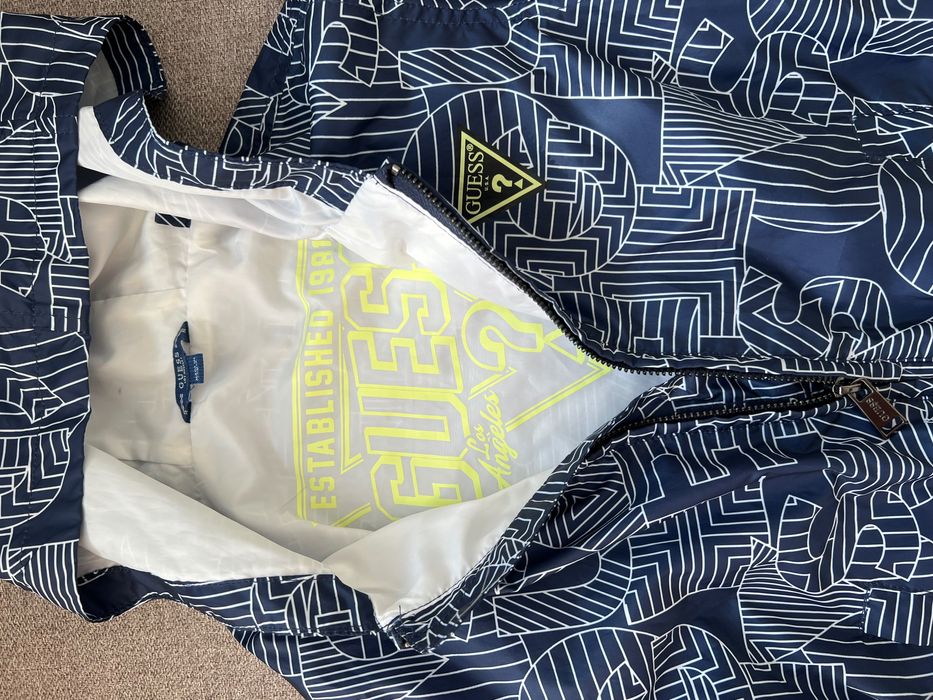 Оригинално детско яке Guess