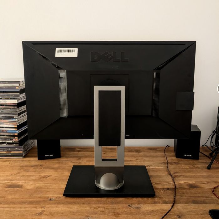 Монитор DELL 24 дюйма FullHD