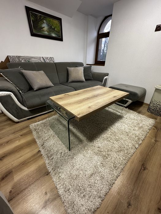 Дизайнерска холна маса