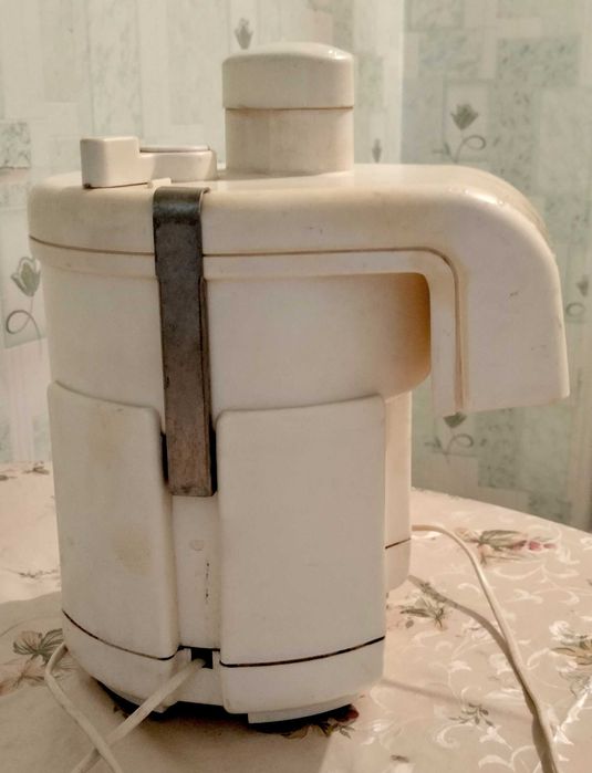 Продам соковыжималку б/у.
