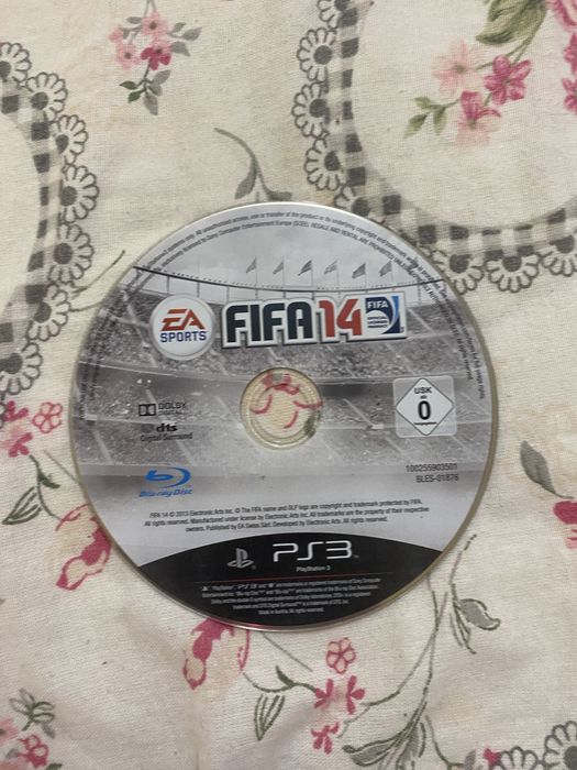 Vand ps3 slim cu 2 manete