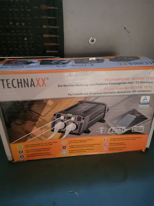 Invertor de tensine Technaxx  1200W  TE16