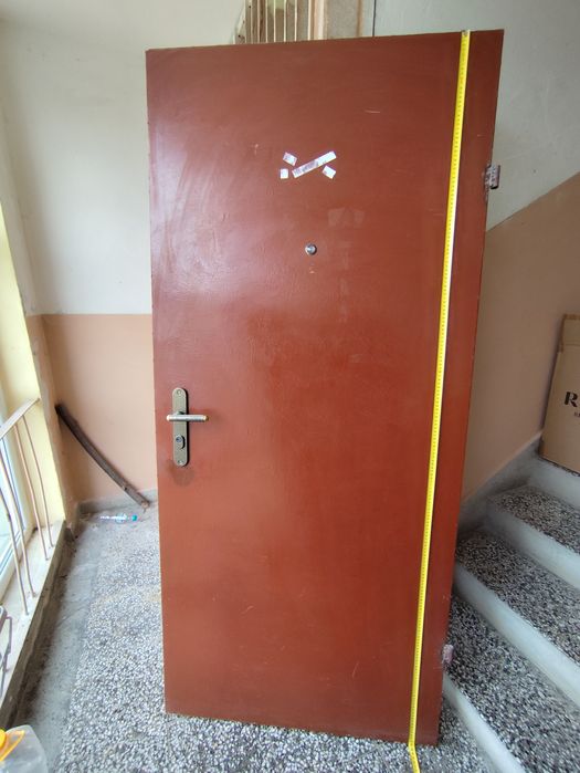 Желязна входна врата