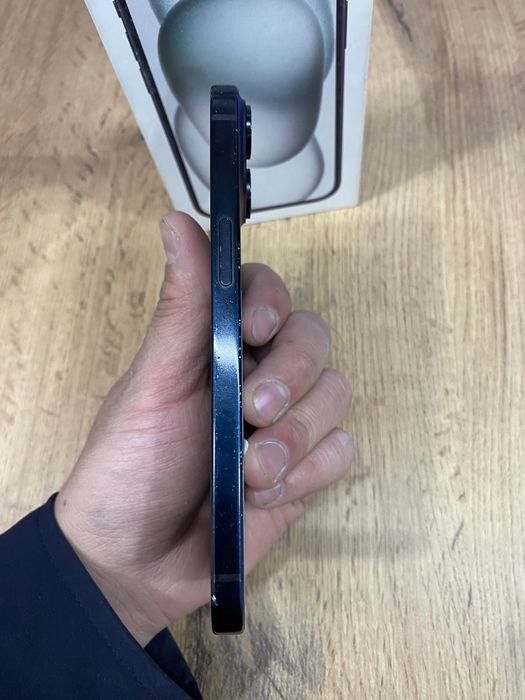 Продаю iphone 15 128gb