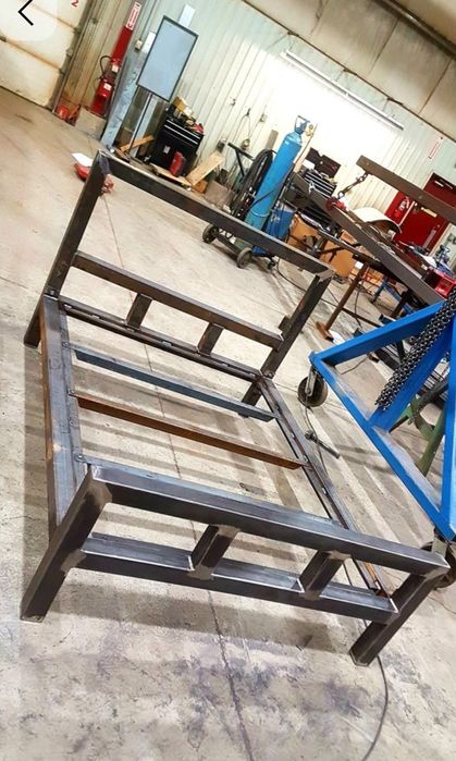 Метални поръчкови легла