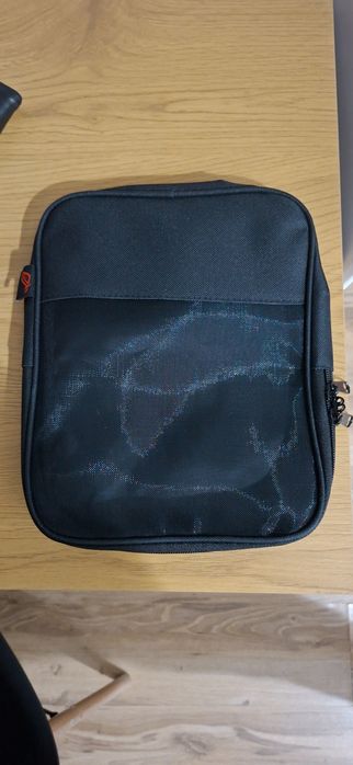 Vand borseta de la asus rog