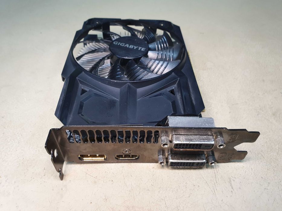 Placă video AMD R7 360 2GB DDR5 128-bit Gigabyte, consum mic