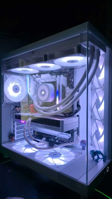 Pc Gaming 5060 ti 16 gb Aero White , i5 14600 kf , 32 gb ram 6000 hz