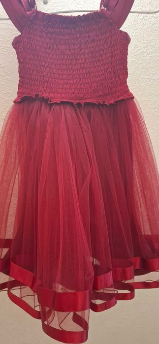 Платье нарядное на девочку