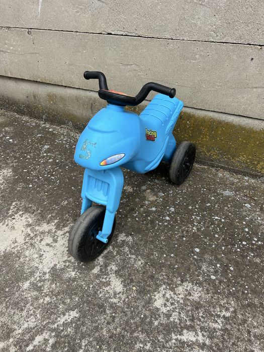 Vand bicicleta copii, trambulina si motor de plastic fara pedale