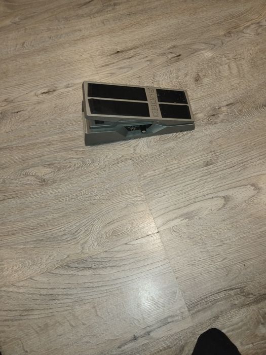 Boss pedal  fv 500 l ekpresion
