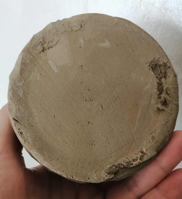 Recipient lut lucrat manual vaza handmade