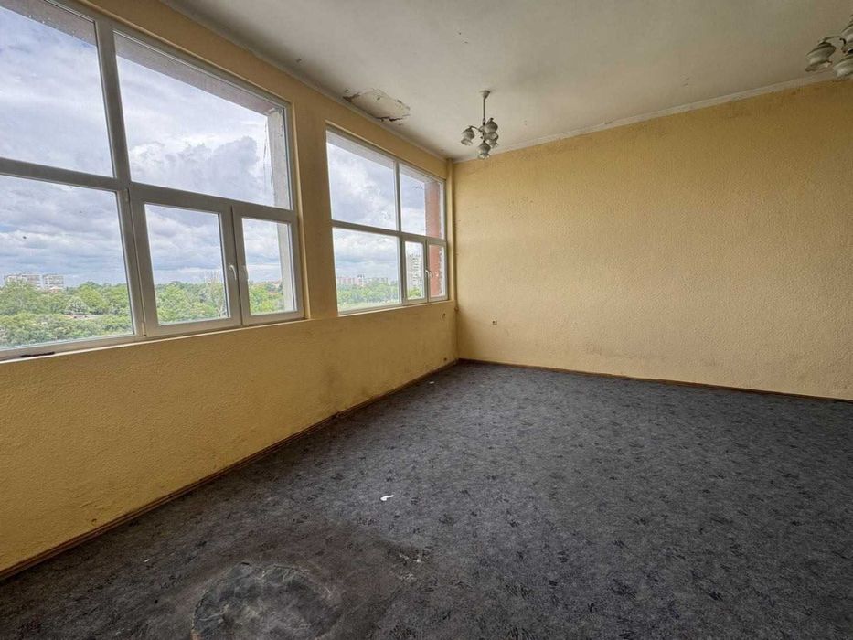 Етаж с офис помещения за продажба кв. Родина 1