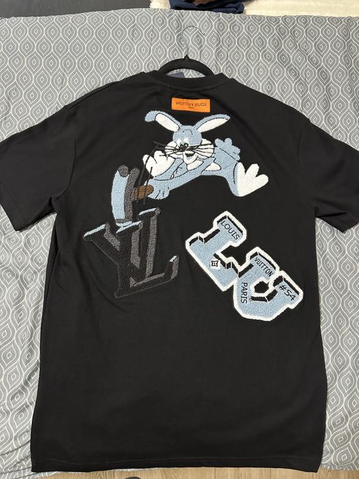 Tricou LV.            .