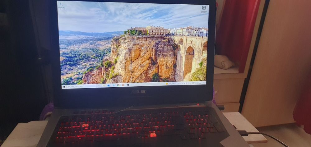 De vânzare laptop