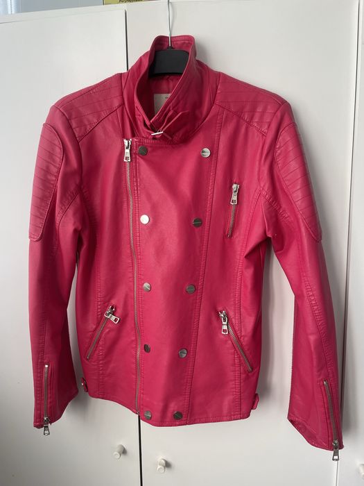 Продам детскую кожаную куртку