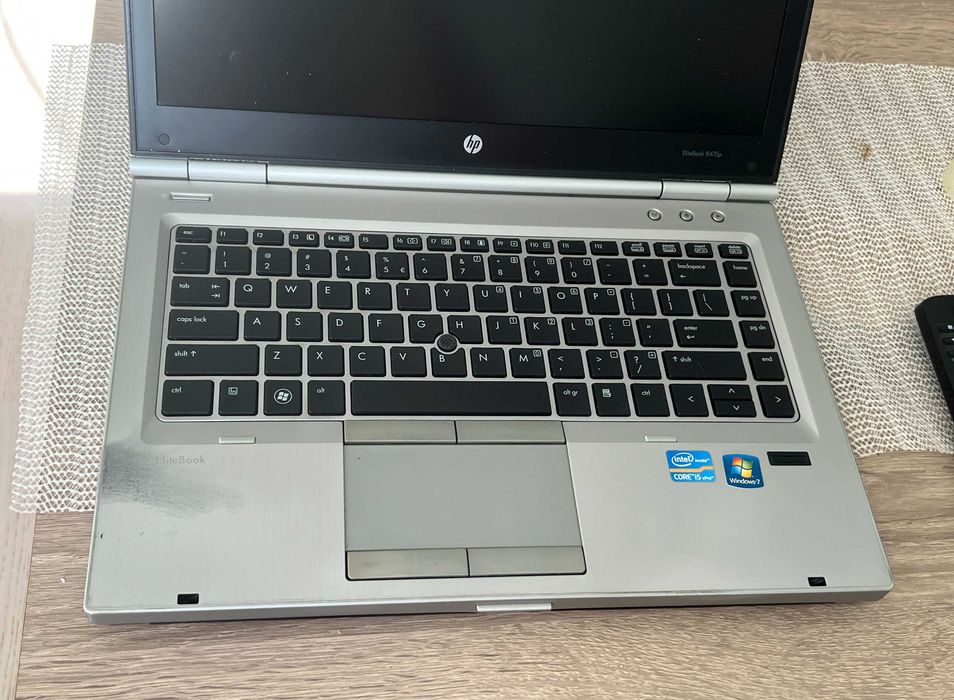 Laptop HP EliteBook 8470p i5-3320M – defect, fără HDD/RAM