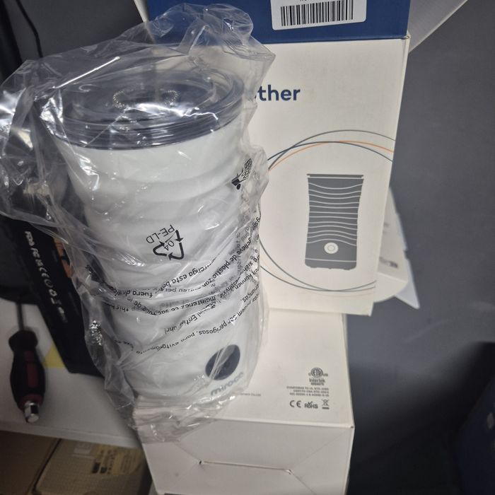 4 в 1 Автоматичен уред за разпенване на мляко.