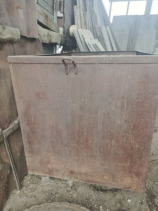 Продаю металлический бак