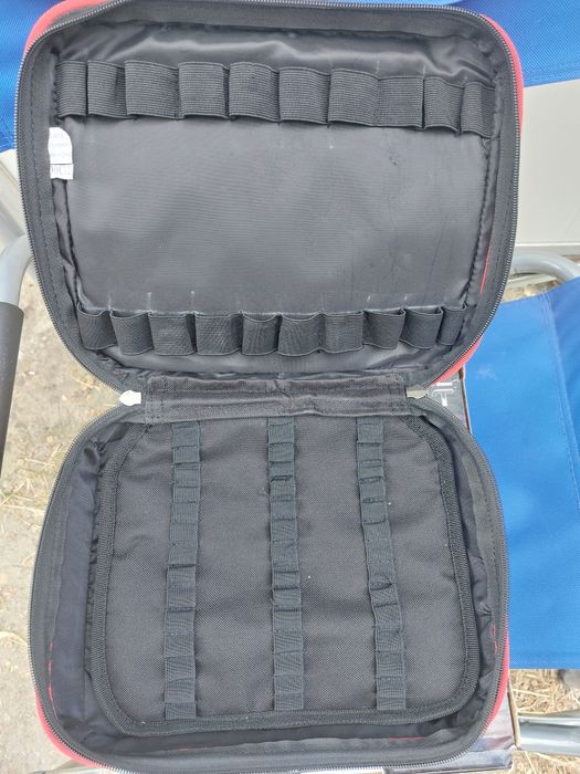 Vând organizator năluci Berkley