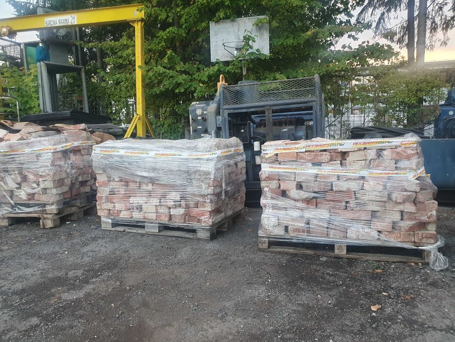 Caramida jumatati din recuperari 15x14x7 cm la 0.5 lei lichidare stoc