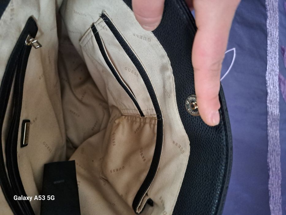 Дамска чанта - Guess