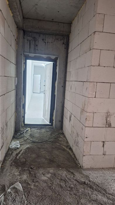 Янги уй коробка холатида.