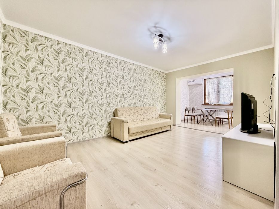 Сдам квартиру ор-р Дом быта , возле метро БИЙ 2/4/4 65м2