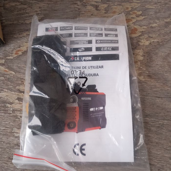 Aparat de sudura,este în stare perfecta,a fost folosit o singură data