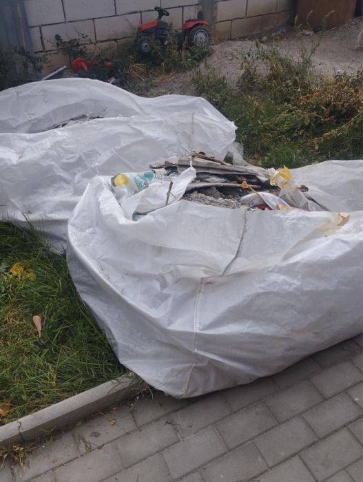 Debarasam evacom case poduri garaje becuri etc