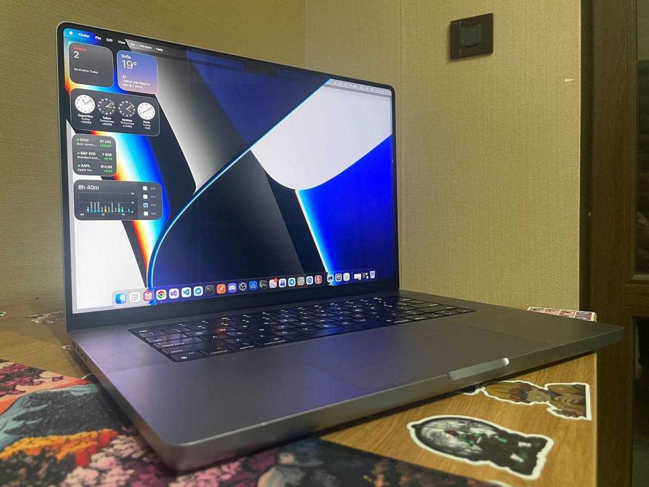 Продавам MacBook Pro 16" M1 Pro / 16GB RAM / 512GB SSD