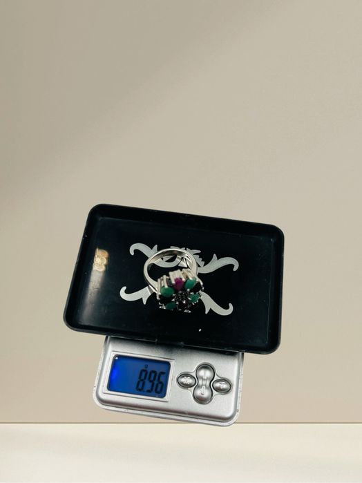 Сребърен пръстен със полускъпоценни камани