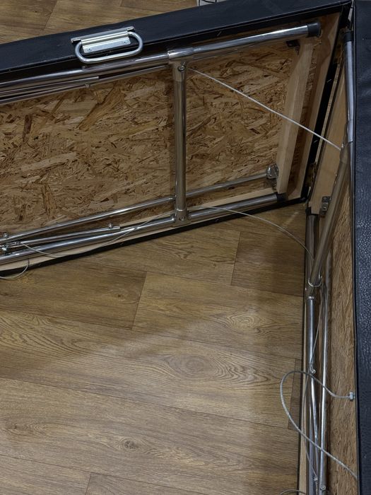 Продам кушетку чемодан. Высота 90см