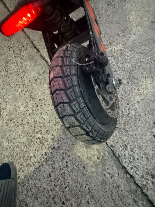 Vând trotinetă kukirin G2