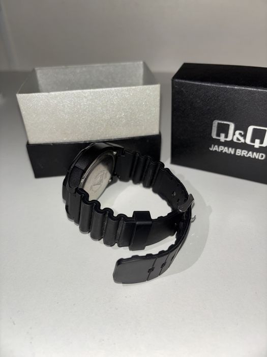 Ceas barbati Q&Q rezistent la apa
