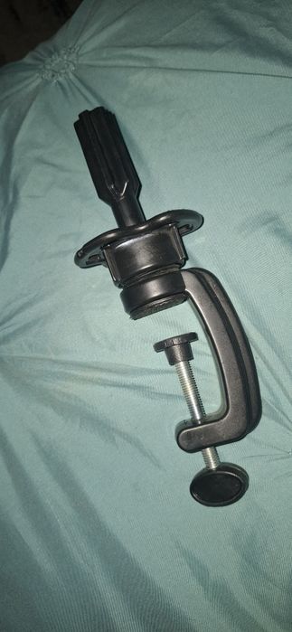 Suport masă tip clemă pentru cap manechin coafor
