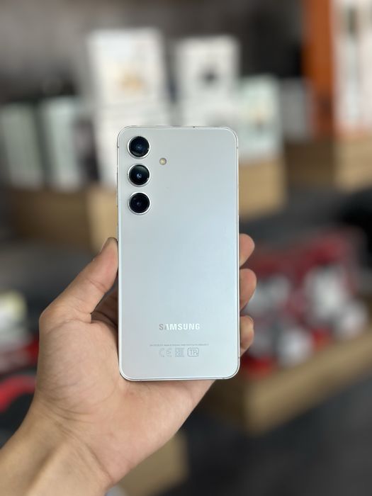 Samsung S24 8/256