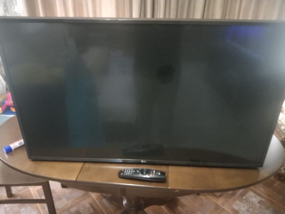 Телевизор lg.