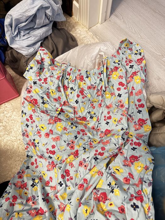 Отдам одежду для девочек 4-8 лет. Женскую одежду р-р 42-44