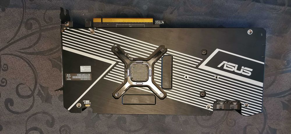 Продавам RX6700XT