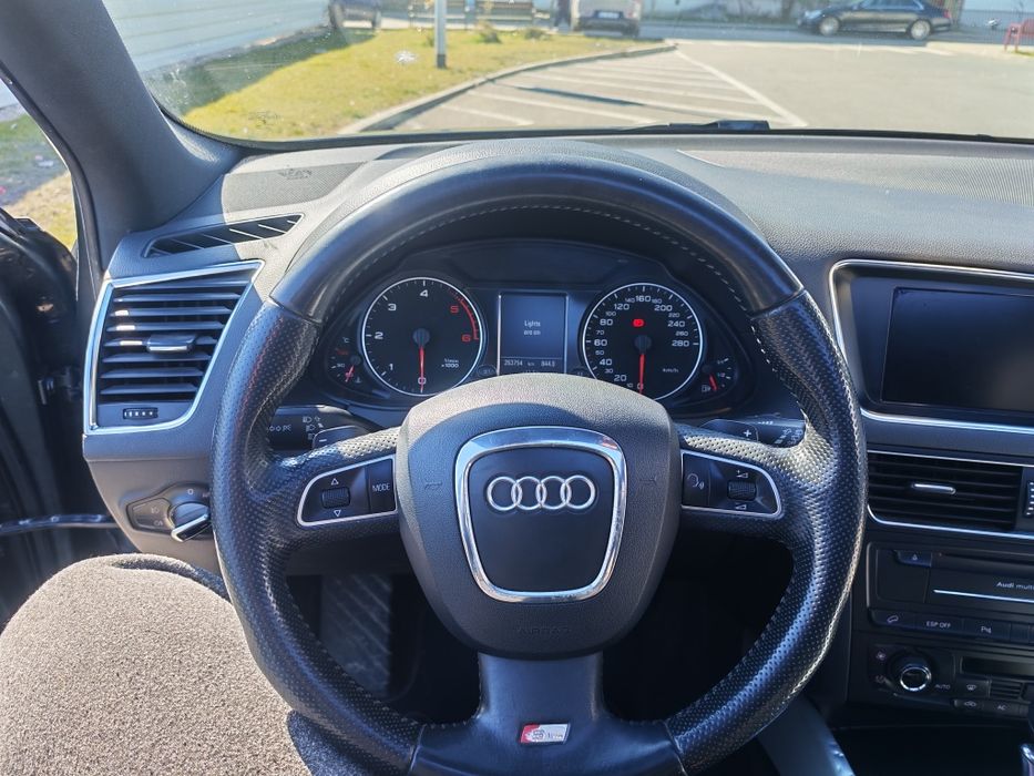 Vând Audi q5 Quattro S-line