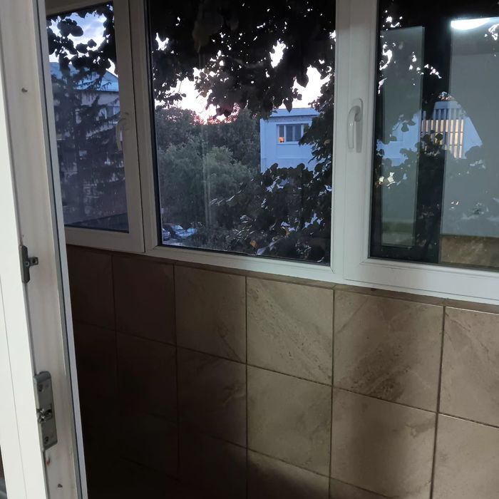 Închiriez apartament