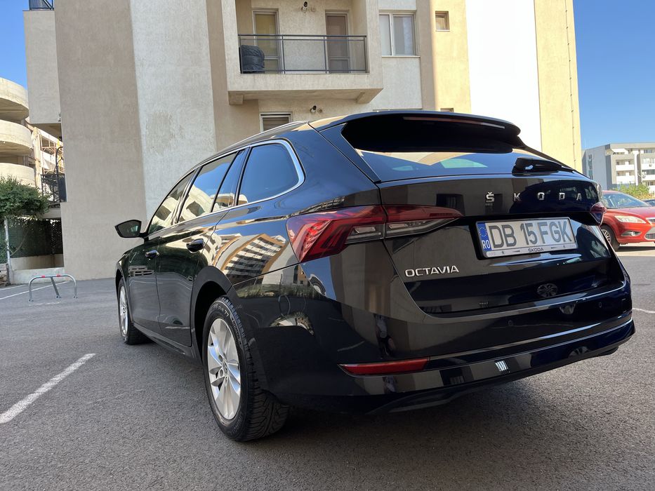 Skoda Octavia 2020 Diesel 2.0 manual incalzire scaune bord digital senzori parcare recunoastere semne faruri led geamuri privacy navigatie mare