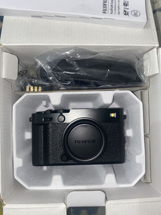 Aparat Foto FujiFilm Nou in cutie de vanzare  urgent,
