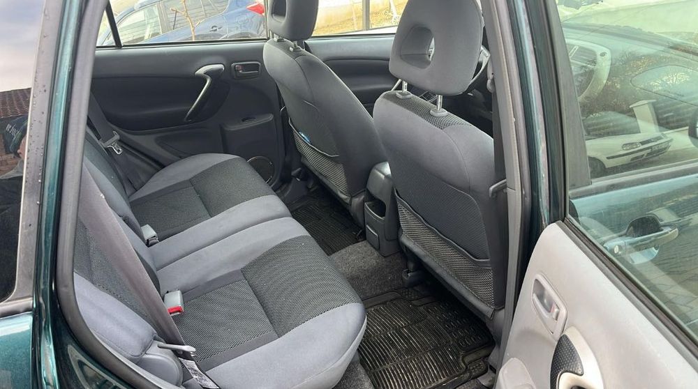 Vând Toyota rav 4